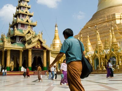 shwedagon pagoda platform